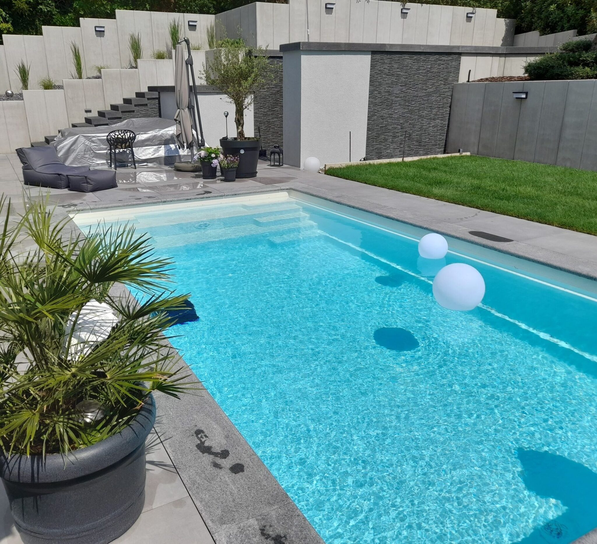 Edelstahlpool